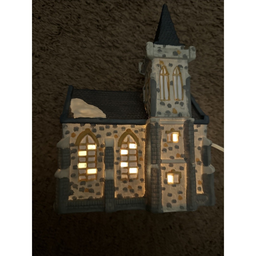 Vtg  Dickensville Porcelain Lighted Cobblestone Church w/ Steeple Rex & Lee 1990 - Picture 10 of 11